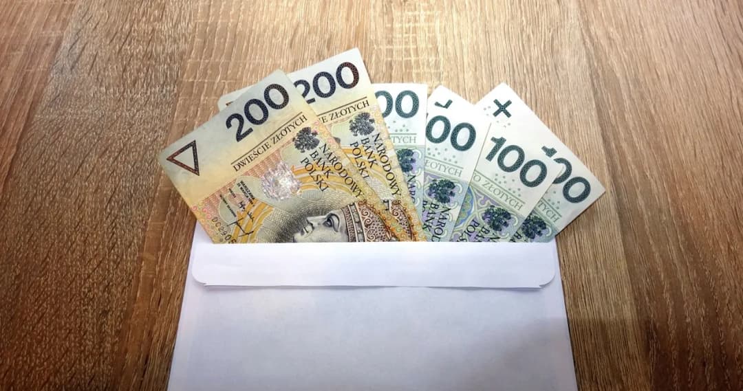 Ile dać na 50 urodziny? Odpowiednia kwota w zależności od relacji