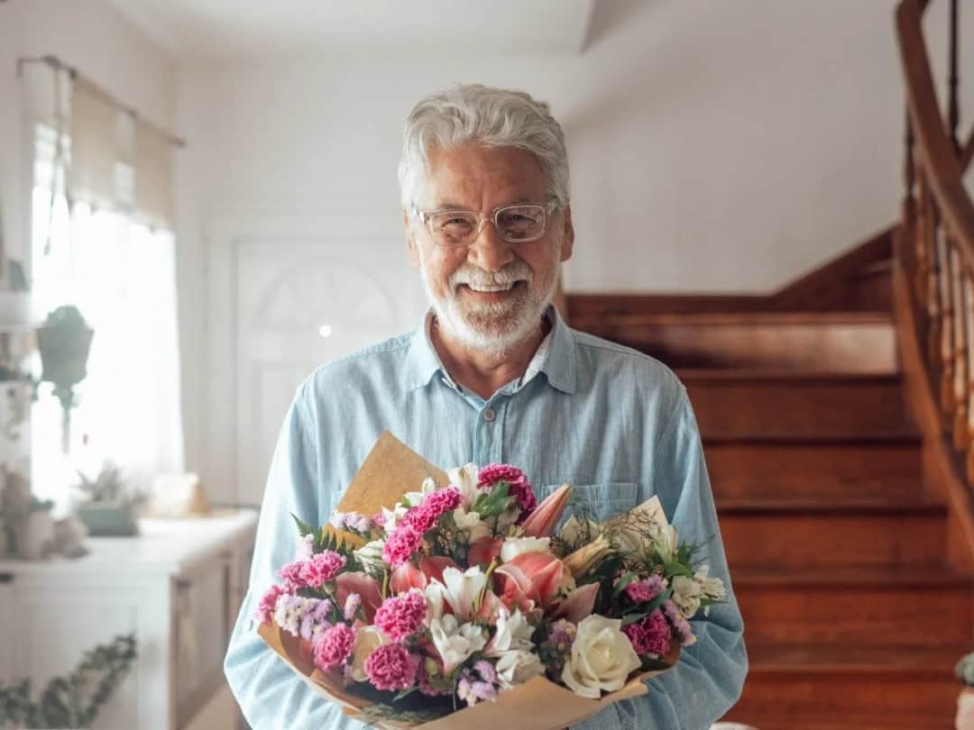 Co na prezent dla 70 latka? 10 wyjątkowych pomysłów, które zaskoczą