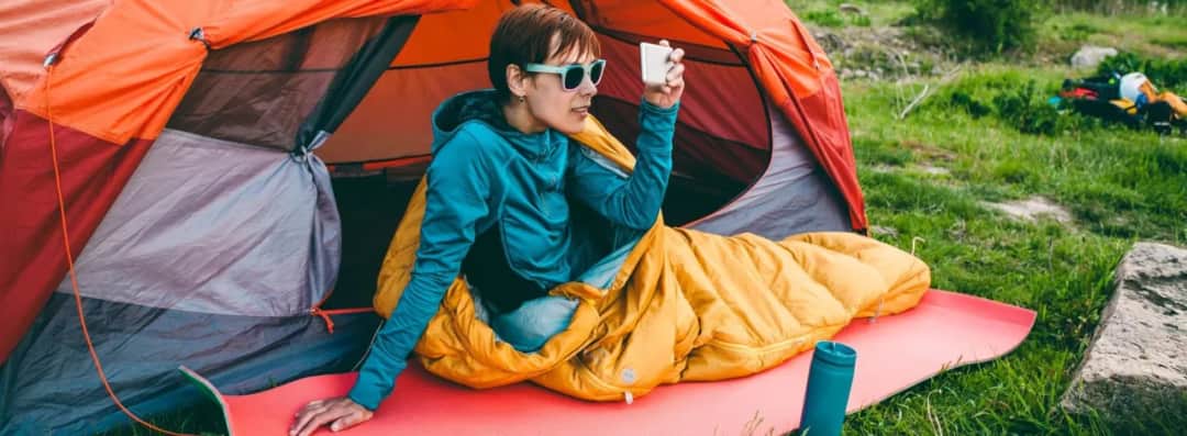 Jak wybrać idealny śpiwór, aby uniknąć zimna i dyskomfortu?