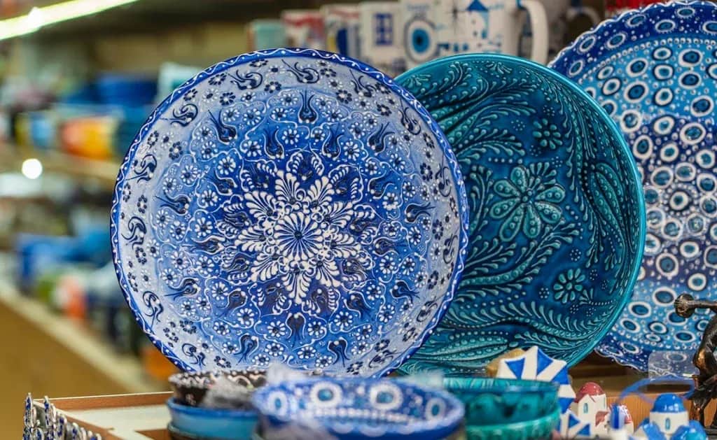 Co warto kupić w Grecji? Odkryj unikalne pamiątki i smaki