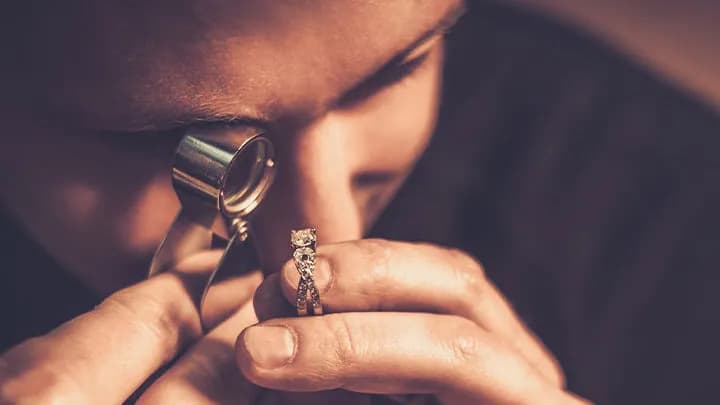 Co można zastawić w lombardzie? Zaskakujące przedmioty, które mają wartość