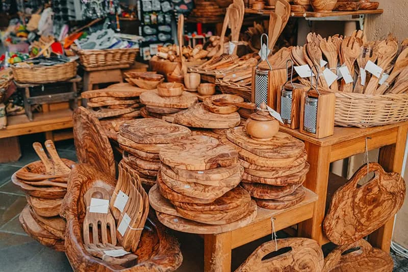 Co warto kupić na Cyprze? Odkryj unikalne pamiątki i smaki